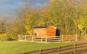 The Snug With Exclusive Wood Fired Hot Tub